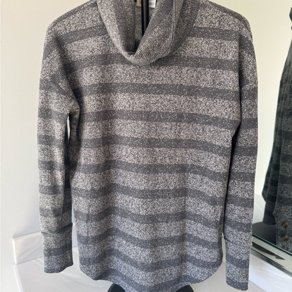LuLaRoe Gray Turtleneck Sweater Cozy Knit Stripes size small